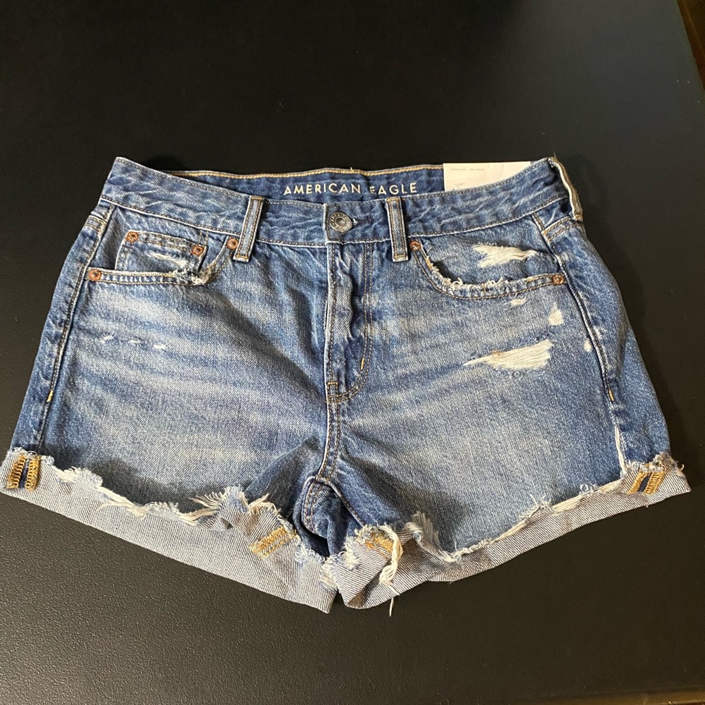 NWT American Eagle  Tom Girl Midi Shorts Size 4